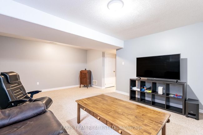 34 Quigley St, House attached with 3 bedrooms, 2 bathrooms and 2 parking in Angus ON | Image 17