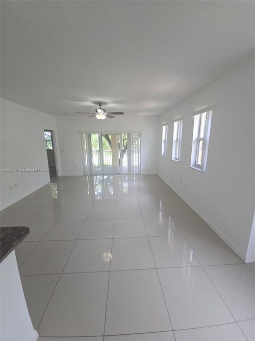apt-204-2501 Centergate Dr, Miramar, FL, 33025-0718 | Card Image