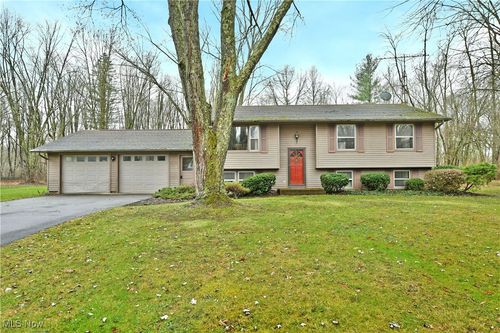 6121 Eagle Creek Road, Leavittsburg, OH, 44430 | Card Image