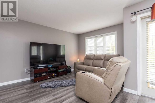 7 - 4501 39 St, Townhouse with 3 bedrooms, 3 bathrooms and 4 parking in Lloydminster SK | Image 11