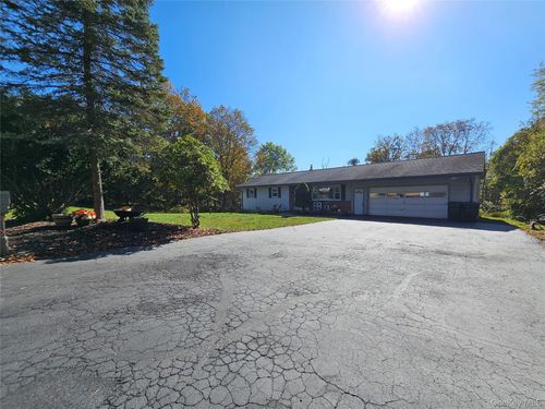 160 Gillen Rd, Middletown, NY, 10940-6366 | Card Image