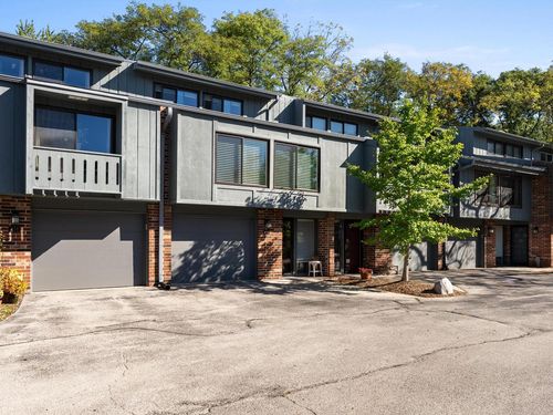 474 W Willow Court, Fox Point, WI, 53217 | Card Image