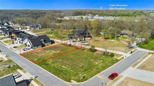 305 Sw Autumn Hills Rd, Bentonville, AR, 72712-7103 | Card Image