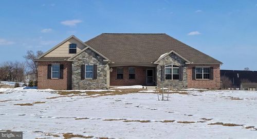 7654 Windmill Rd, GREENCASTLE, PA, 17225-8831 | Card Image