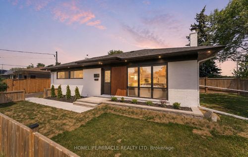 22 Arnprior Rd, Scarborough, ON, M1K5A6 | Card Image