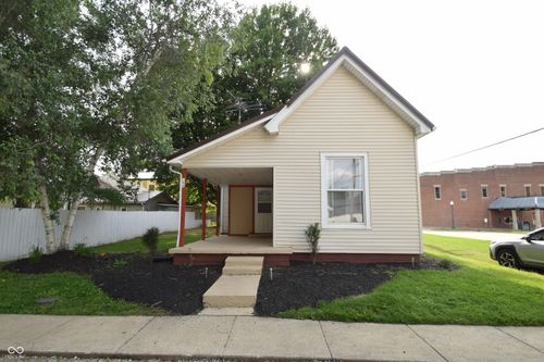 104 S Madison St, Darlington, IN, 47940-7100 | Card Image