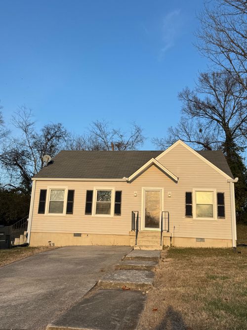 2421 Grover St, Nashville, TN, 37207-3819 | Card Image