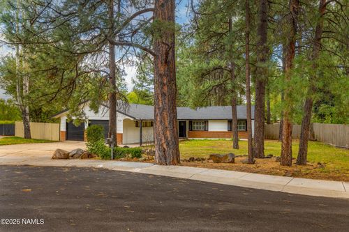 1624 N Aztec St, Flagstaff, AZ, 86001-1106 | Card Image