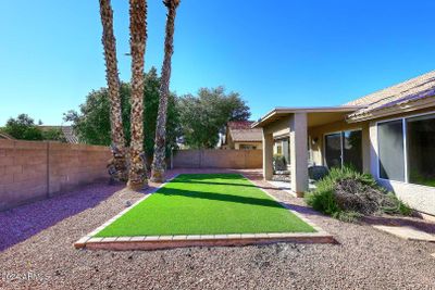 Synthetic grass in low maintenance backyard | Image 2