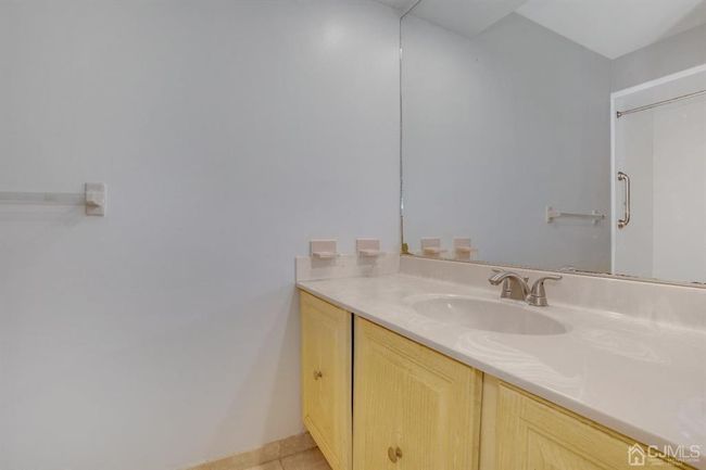1308 Woodbridge Commons Way, Townhouse with 3 bedrooms, 2 bathrooms and null parking in Iselin NJ | Image 15