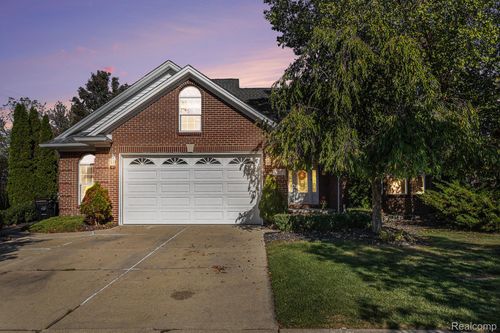 26659 Pepperwood Dr, Woodhaven, MI, 48183-4467 | Card Image