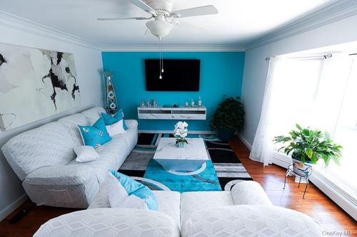 b-45 Bellows Terrace, Southampton, NY, 11946 | Card Image