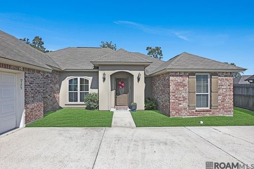 9175 Yellowfin Dr, Denham Springs, LA, 70726-3148 | Card Image