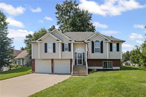 3708 N 112th St, Kansas City, KS, 66109-3429 | Card Image