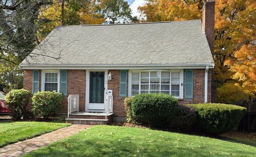97 Liberty St, Braintree, MA, 02184-6038 | Card Image