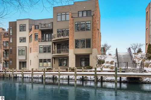 5-157 Uptown Ct, Traverse City, MI, 49684-2579 | Card Image