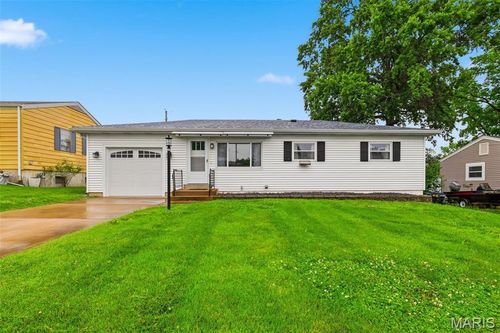 4135 Sweet Gum Dr, Saint Louis, MO, 63125-3046 | Card Image