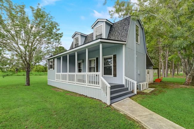 2909 S Main Street, House other with 2 bedrooms, 3 bathrooms and null parking in Anahuac TX | Image 25