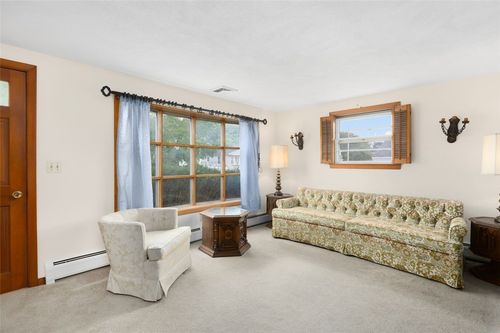 52 Lanesboro St, Pawtucket, RI, 02861-1446 | Card Image