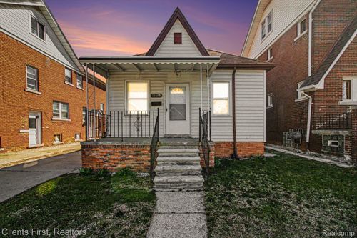 5210 Middlesex St, Dearborn, MI, 48126-5018 | Card Image