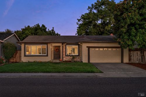 1638 Lauren Dr, Petaluma, CA, 94954-3646 | Card Image