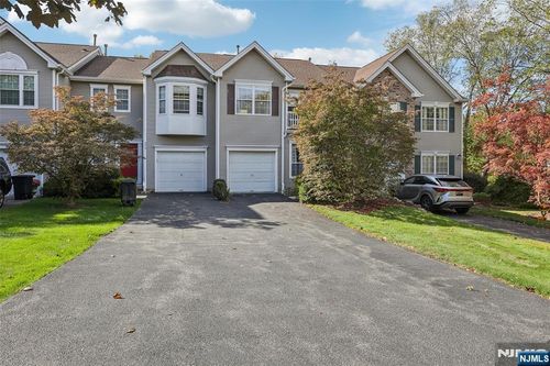 376 Green Mountain Rd, Mahwah, NJ, 07430-2724 | Card Image