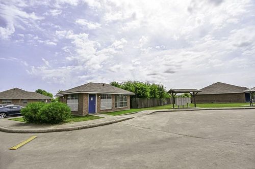 100 Justin Way, Eagle Lake, TX, 77434-2558 | Card Image