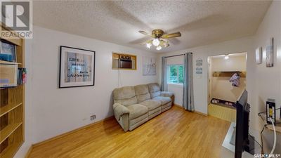 1425 Mcintosh St, House other with 2 bedrooms, 2 bathrooms and null parking in Regina SK | Image 2