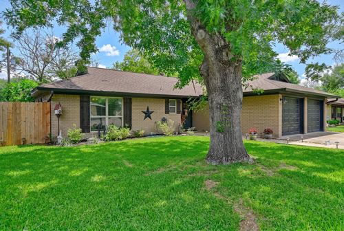 908 Pine Dr, Caldwell, TX, 77836-1107 | Card Image