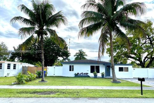 112 Ronald Rd, West Park, FL, 33023-5253 | Card Image