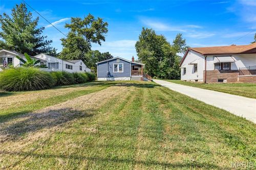 21 Shumate Ave, Maryland Heights, MO, 63043-2629 | Card Image