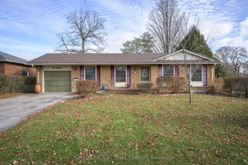 215 West St, Belmont, ON, N0L1B0 | Card Image