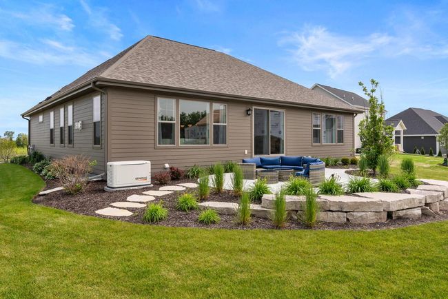 N55W19373 Red Crown Lane, House other with 4 bedrooms, 3 bathrooms and null parking in Menomonee Falls WI | Image 45