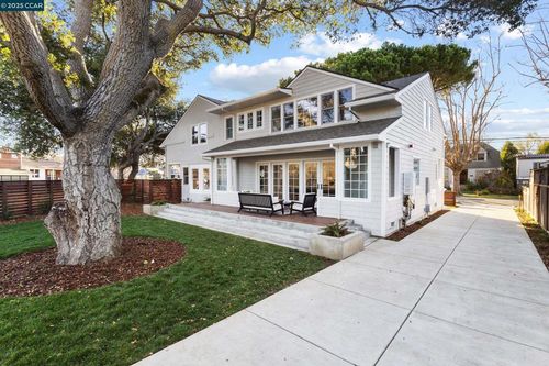 524 Oak Grove Ave, Burlingame, CA, 94010-2729 | Card Image