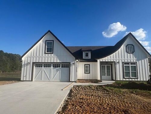 2416 Iron Forse Way, Sevierville, TN, 37876-2649 | Card Image