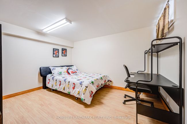 2 - 401 Keats Way, Condo with 5 bedrooms, 3 bathrooms and 1 parking in Waterloo ON | Image 38