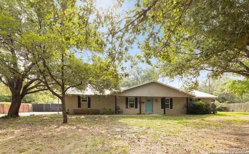 111 Deer Run St, Pleasanton, TX, 78064-1509 | Card Image