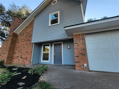 1405 Broadmoor Dr, Bryan, TX, 77802-3210 | Card Image