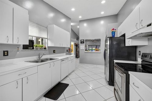 8228 Nw 100th Way, Tamarac, FL, 33321-1291 | Card Image