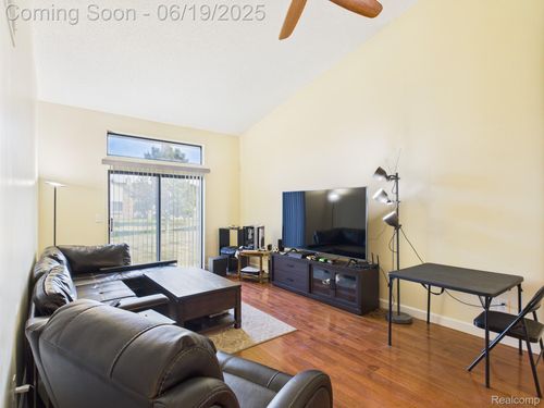 38772 Windmill Pointe N, Clinton Twp, MI, 48038-5112 | Card Image