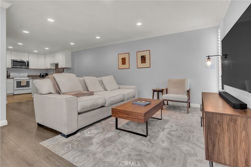 apt-d-1086 Cabrillo Park Dr, Santa Ana, CA, 92701-8409 | Card Image