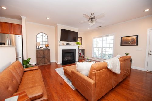 216 Louisville Dr, Greenville, SC, 29607-6527 | Card Image