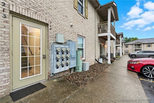 213 Colonial Club Dr, New Albany, IN, 47150-2471 | Card Image