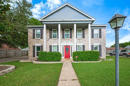 2328 Colleen Dr, Pearland, TX, 77581-5413 | Card Image