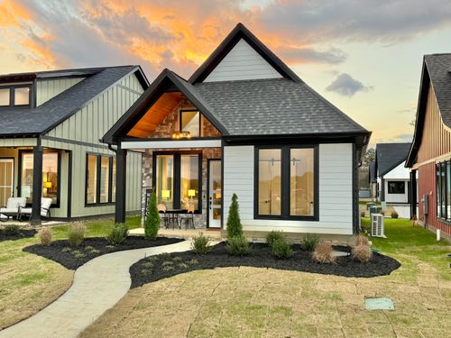 390 Idle Pl, Rossville, GA, 30741-7305 | Card Image