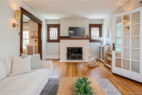 24 School St, Hastings On Hudson, NY, 10706-2313 | Card Image