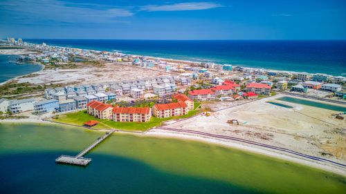 2-202-7453 Sunset Harbor Dr, NAVARRE, FL, 32566-7037 | Card Image