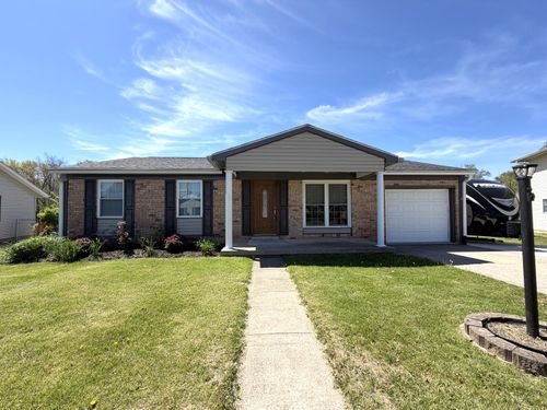 18 Circle Ln, Batesville, IN, 47006-9007 | Card Image