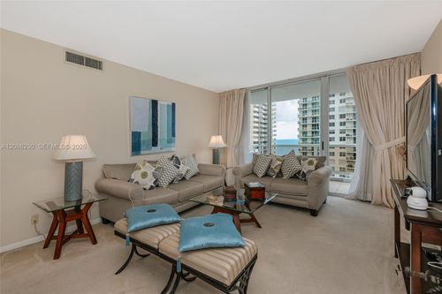 12d-5700 Collins Ave, Miami Beach, FL, 33140-2312 | Card Image
