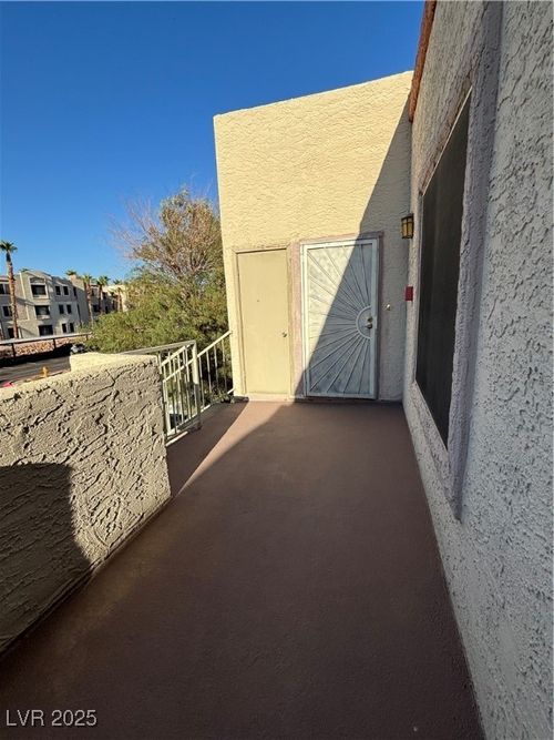 apt-301-2068 Mesquite Ln, Laughlin, NV, 89029-0891 | Card Image